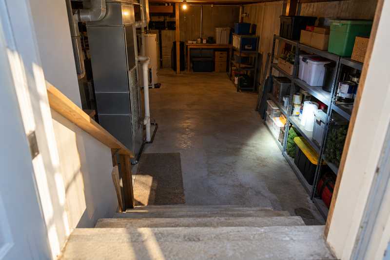 Cave de pavillon inspectée pendant un relevé à domicile